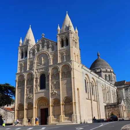 Centre Ville, T2 Confort Lumineux Et Calme ! Angouleme
